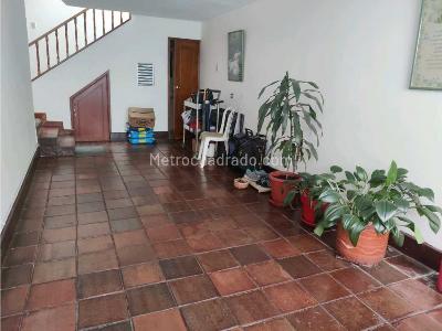 Casa de 4 alcobas en venta en El Batán, Bogotá, 220 m² · foto 2 de 20