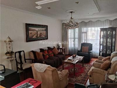 Casa de 4 alcobas en venta en El Batán, Bogotá, 220 m² · foto 4 de 20
