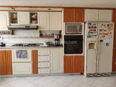 Casa de 4 alcobas en venta en El Batán, Bogotá, 220 m² · foto 9 de 20