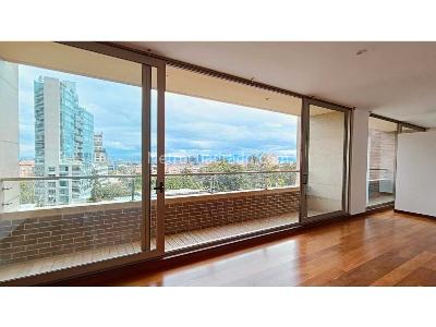 Apartamento de 3 alcobas en venta en Chico, Bogotá, 310 m² · foto 4 de 20