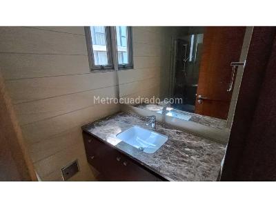 Apartamento de 3 alcobas en venta en Chico, Bogotá, 310 m² · foto 18 de 20