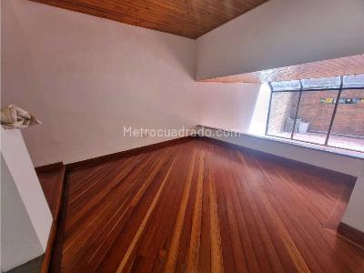 Casa de 3 alcobas en venta en Chico Navarra, Bogotá, 180 m² · foto 2 de 20