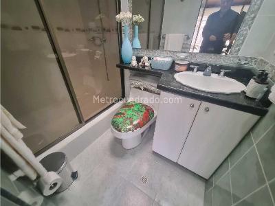 Casa de 5 alcobas en venta en La Esmeralda, Bogotá, 233 m² · foto 7 de 20