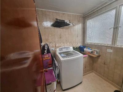 Casa de 5 alcobas en venta en La Esmeralda, Bogotá, 233 m² · foto 13 de 20