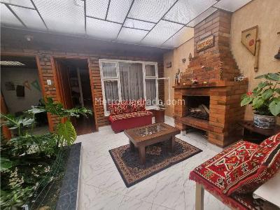 Casa de 5 alcobas en venta en La Esmeralda, Bogotá, 233 m² · foto 16 de 20