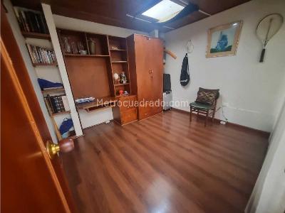 Casa de 5 alcobas en venta en La Esmeralda, Bogotá, 233 m² · foto 19 de 20
