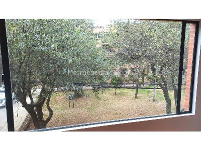 Apartamento de 3 alcobas en arriendo en Chico Navarra, Bogotá, 205 m² · foto 3 de 20