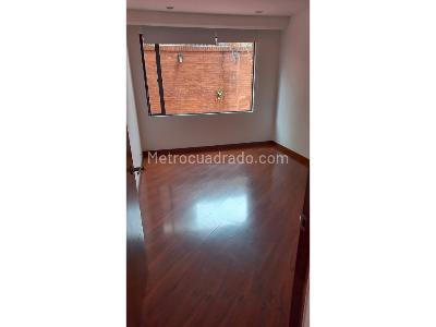 Apartamento de 3 alcobas en arriendo en Chico Navarra, Bogotá, 205 m² · foto 9 de 20