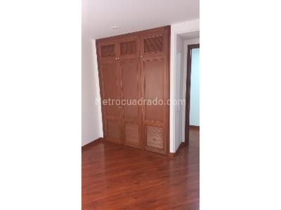 Apartamento de 3 alcobas en arriendo en Chico Navarra, Bogotá, 205 m² · foto 13 de 20