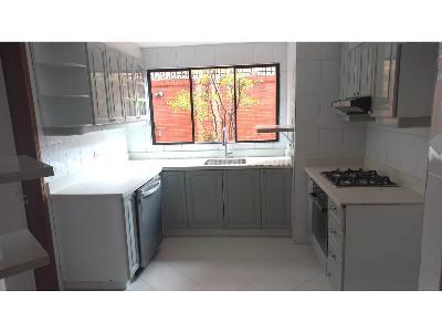 Apartamento de 3 alcobas en arriendo en Chico Navarra, Bogotá, 205 m² · foto 14 de 20