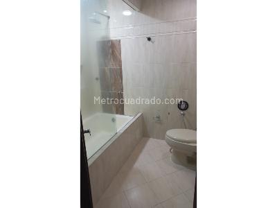 Apartamento de 3 alcobas en arriendo en Chico Navarra, Bogotá, 205 m² · foto 18 de 20