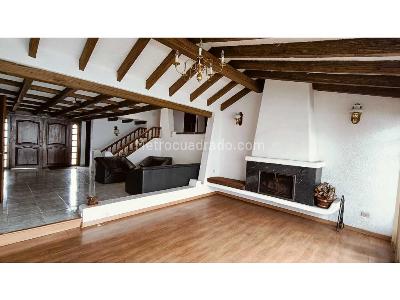 Casa de 4 alcobas en venta en Lindaraja, Bogotá, 415 m² · foto 2 de 20