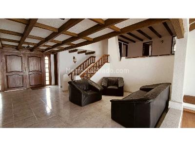 Casa de 4 alcobas en venta en Lindaraja, Bogotá, 415 m² · foto 3 de 20