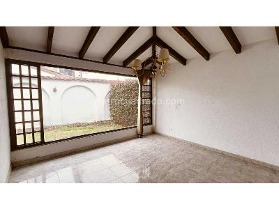 Casa de 4 alcobas en venta en Lindaraja, Bogotá, 415 m² · foto 4 de 20
