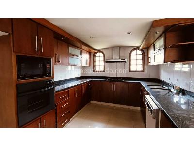 Casa de 4 alcobas en venta en Lindaraja, Bogotá, 415 m² · foto 5 de 20
