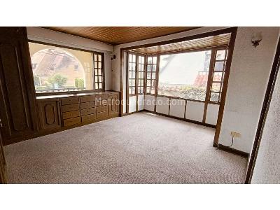 Casa de 4 alcobas en venta en Lindaraja, Bogotá, 415 m² · foto 9 de 20