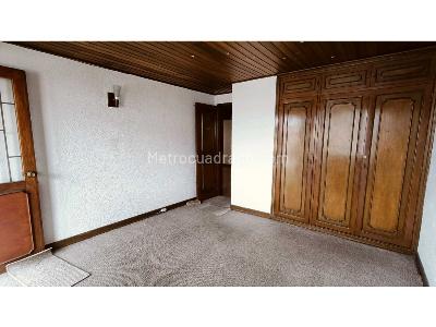 Casa de 4 alcobas en venta en Lindaraja, Bogotá, 415 m² · foto 12 de 20