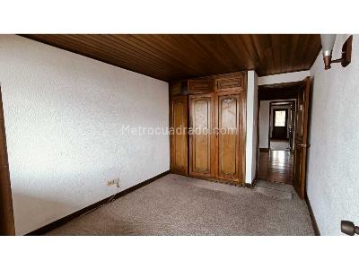 Casa de 4 alcobas en venta en Lindaraja, Bogotá, 415 m² · foto 14 de 20