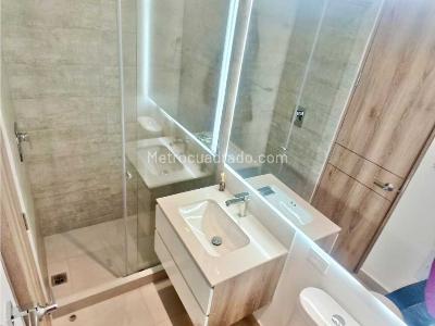 Apartaestudio en venta en Chico, Bogotá, 38 m² · foto 9 de 19