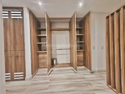 Apartaestudio en venta en Chico, Bogotá, 38 m² · foto 12 de 19