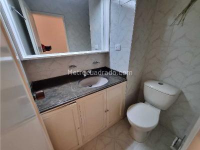 Apartamento de 3 alcobas en venta en Unicentro, Bogotá, 137 m² · foto 3 de 20