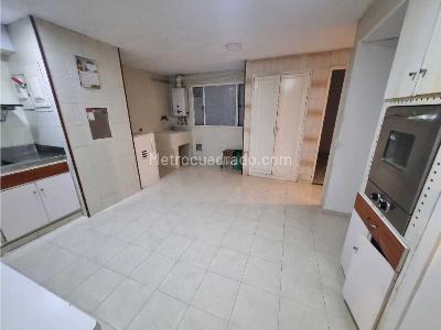 Apartamento de 3 alcobas en venta en Unicentro, Bogotá, 137 m² · foto 8 de 20