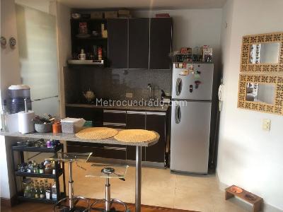 Apartaestudio en venta en Chico Navarra, Bogotá, 46 m² · foto 2 de 9