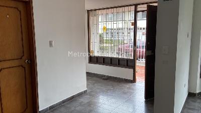 Casa de 4 alcobas en venta en La Alhambra Central, Bogotá, 330 m² · foto 2 de 20