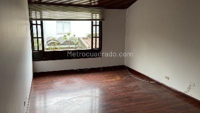 Casa de 4 alcobas en venta en La Alhambra Central, Bogotá, 330 m² · foto 6 de 20