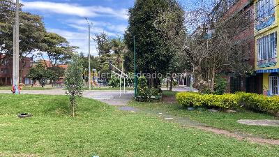 Casa de 5 alcobas en venta en Suba Lombardia, Bogotá, 80 m² · foto 3 de 17