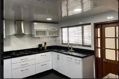 Casa de 3 alcobas en venta en Nueva Villa Del Prado, Bogotá, 385 m² · foto 10 de 11