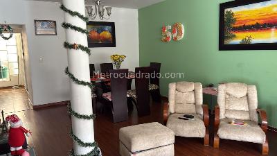 Casa en venta en San Luis, Bogotá · foto 3 de 14