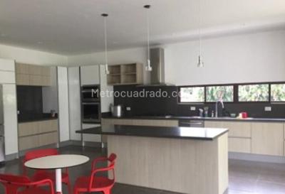 Casa de 4 alcobas en arriendo en Hacienda La Primavera, Villavicencio, 450 m² · foto 8 de 15