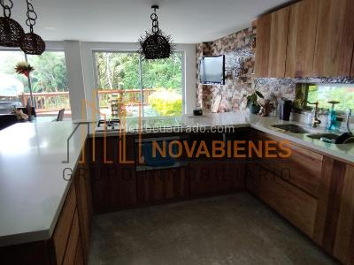 Casa de 5 alcobas en venta en Catedral, Envigado, 399 m² · foto 4 de 15