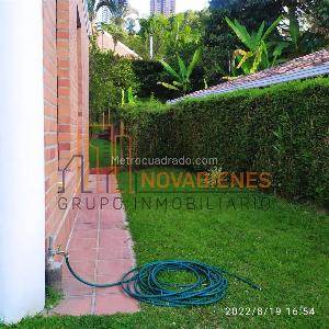 Casa de 3 alcobas en venta en Alta De Las Flores, Sabaneta, 295 m² · foto 14 de 16
