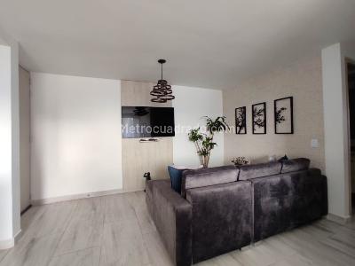 Apartamento de 3 alcobas en venta en Las Lomitas, Sabaneta, 72 m² · foto 3 de 20