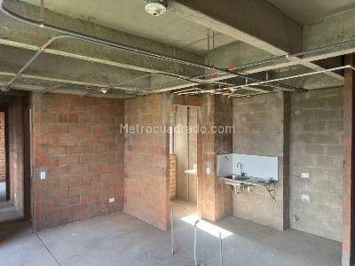 Apartamento de 3 alcobas en venta en Villas De San Antonio, Itagüí, 70 m² · foto 3 de 16