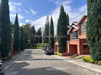 Casa de 3 alcobas en venta en Belen, Medellín, 156 m² · foto 2 de 20