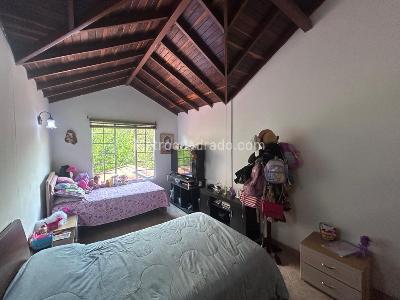 Casa de 3 alcobas en venta en Belen, Medellín, 156 m² · foto 16 de 20