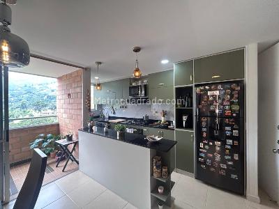 Apartamento de 3 alcobas en venta en La Doctora, Sabaneta, 73 m² · foto 2 de 20