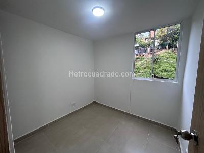 Apartamento de 3 alcobas en venta en Maria Auxiliadora, Sabaneta, 51 m² · foto 11 de 15