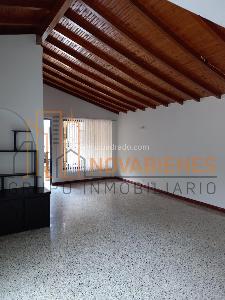 Casa de 4 alcobas en venta en San Joaquin, Sabaneta, 157 m² · foto 4 de 20