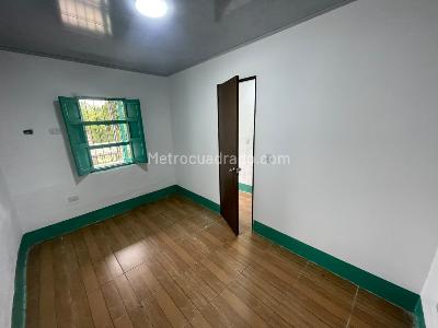 Casa de 3 alcobas en arriendo en Alto De Las Flores, Envigado, 680 m² · foto 18 de 20