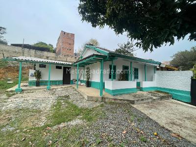 Casa de 3 alcobas en arriendo en Alto De Las Flores, Envigado, 680 m² · foto 3 de 20