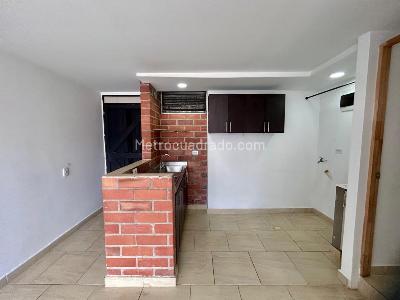 Apartamento de 2 alcobas en venta en Miranda, Medellín, 50 m² · foto 3 de 13