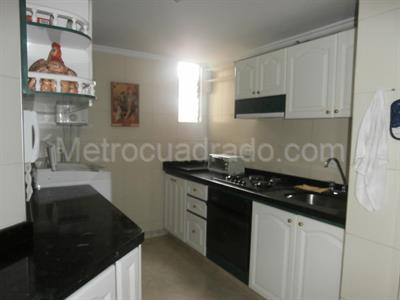 Apartamento de 2 alcobas en venta en Divino Salvador Galerias, Bogotá, 70 m² · foto 7 de 20