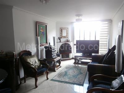 Apartamento de 2 alcobas en venta en Divino Salvador Galerias, Bogotá, 70 m² · foto 3 de 20