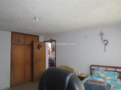 Casa de 5 alcobas en venta en La Estrada, Bogotá, 372 m² · foto 7 de 19