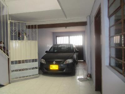 Casa de 5 alcobas en venta en La Estrada, Bogotá, 372 m² · foto 13 de 19