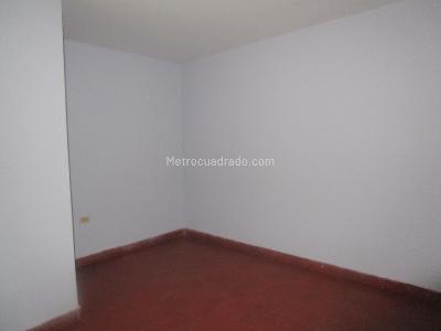 Casa de 5 alcobas en venta en La Estrada, Bogotá, 372 m² · foto 14 de 19